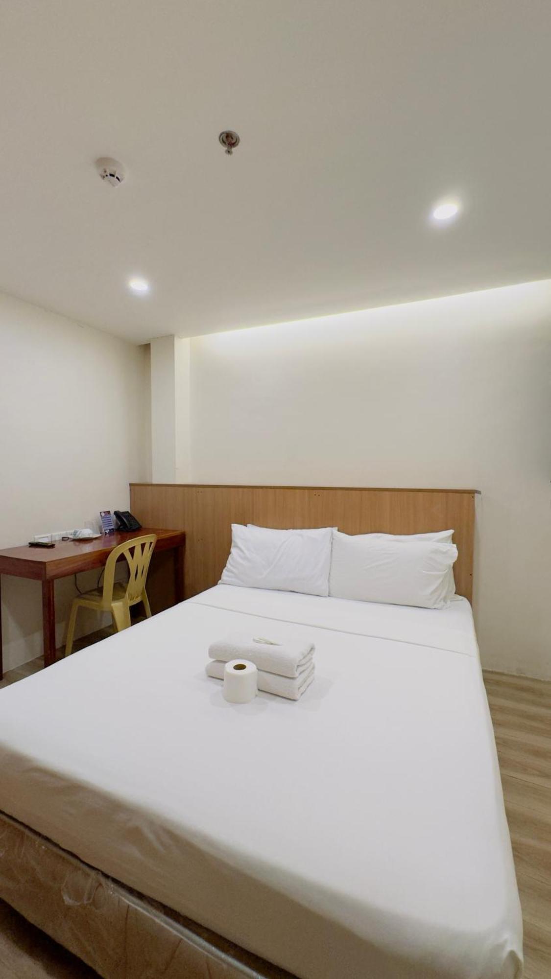 La Anclar Hotel Davao City Exteriör bild
