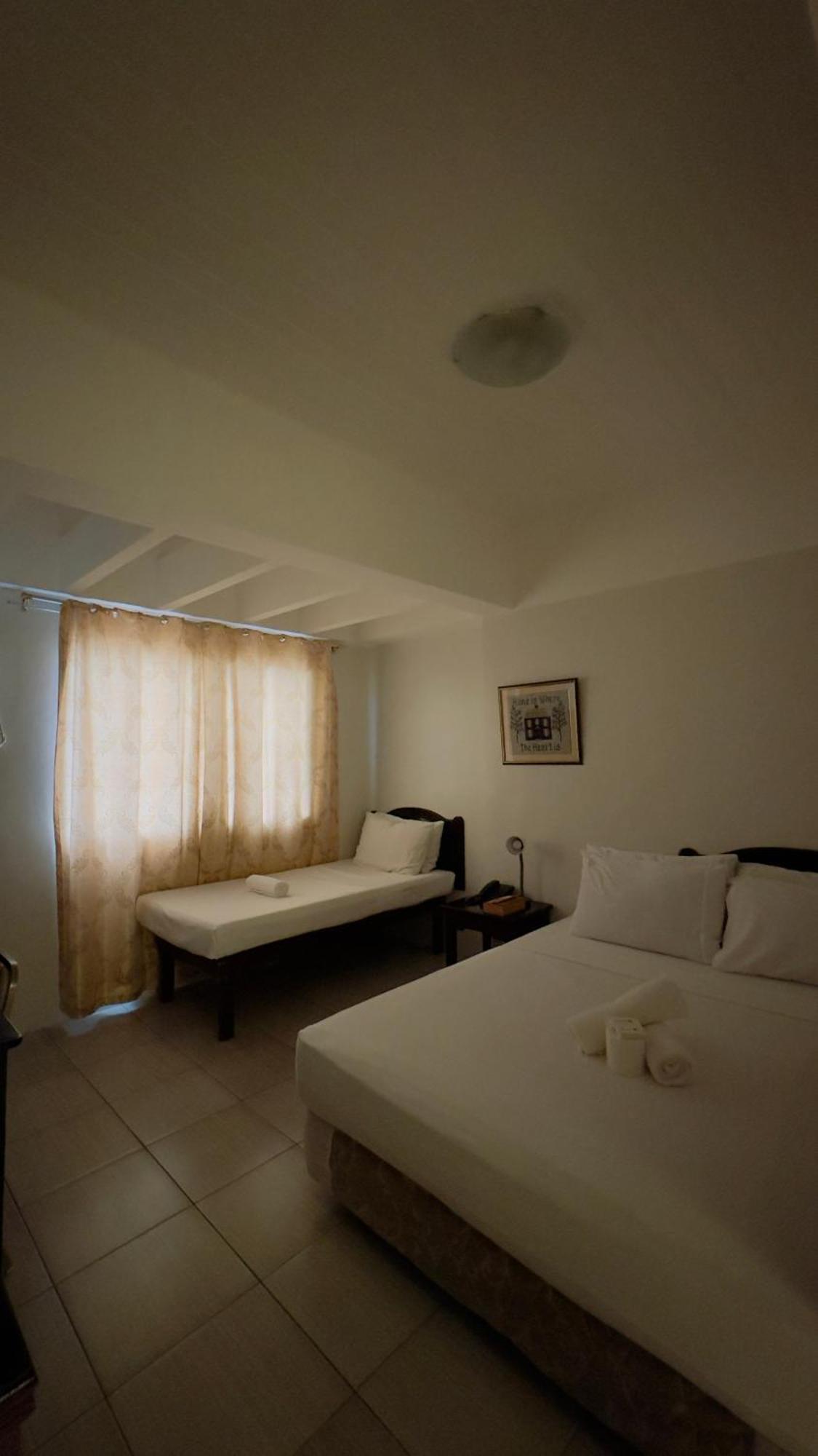 La Anclar Hotel Davao City Exteriör bild