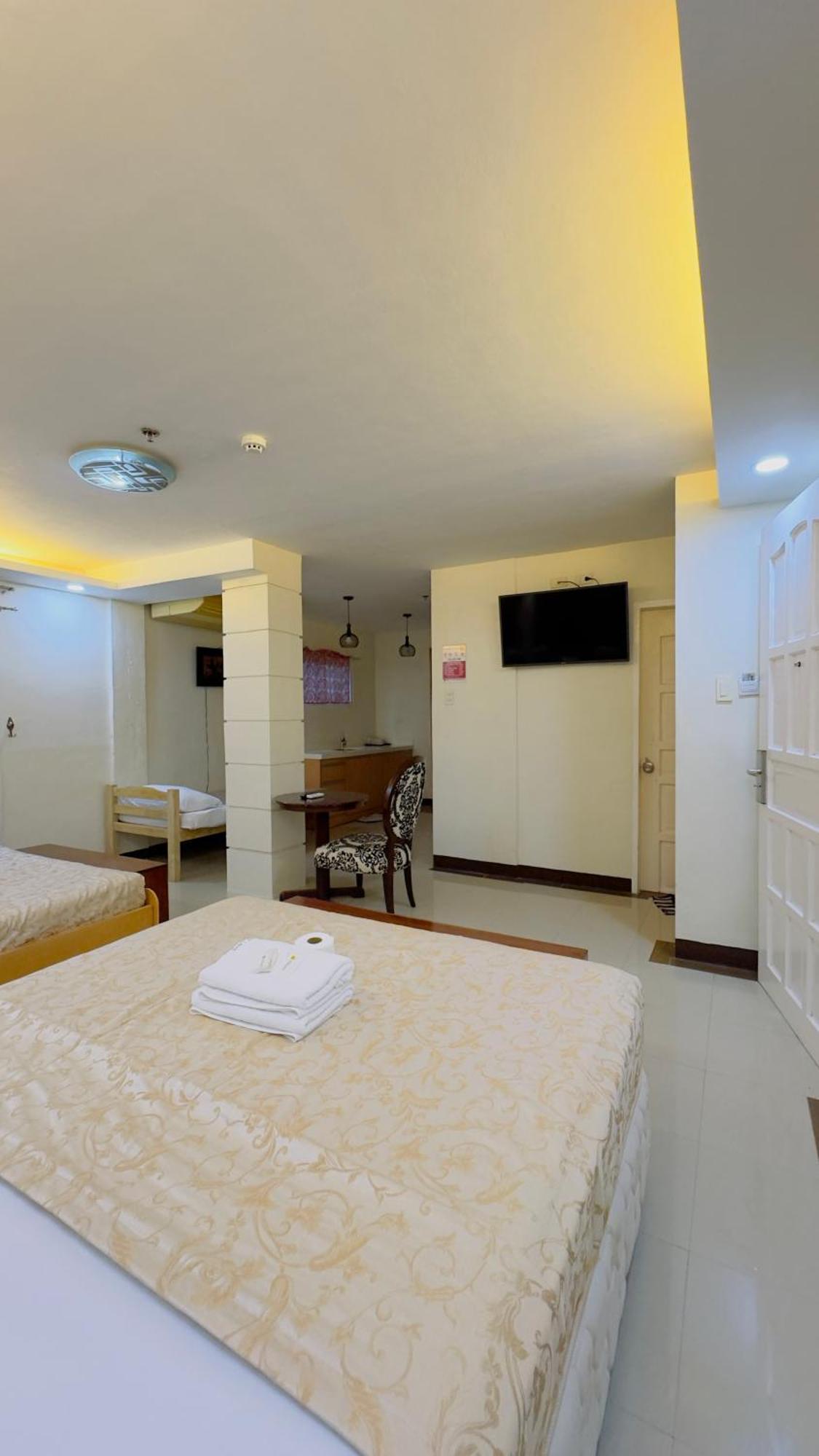 La Anclar Hotel Davao City Exteriör bild